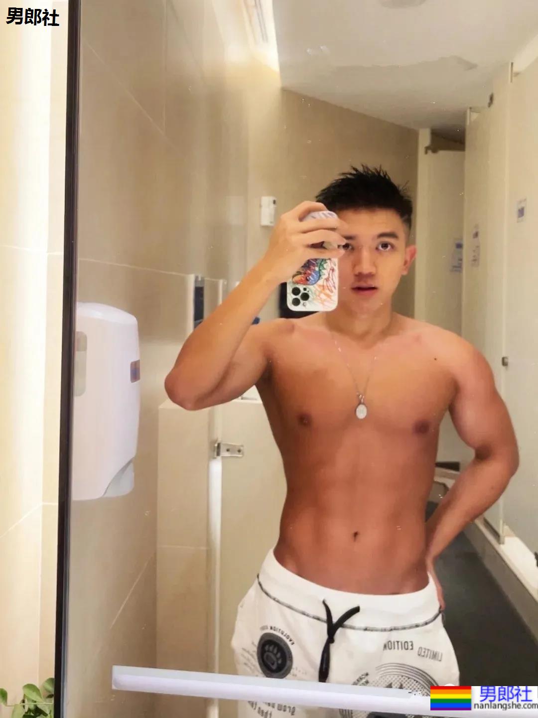 童颜肌肉+人间奶兽!这些脸和身材不搭的宝藏男孩,太有料了! - 51虹马 童颜肌肉+人间奶兽!这些脸和身材不搭的宝藏男孩,太有料了! - 51虹马