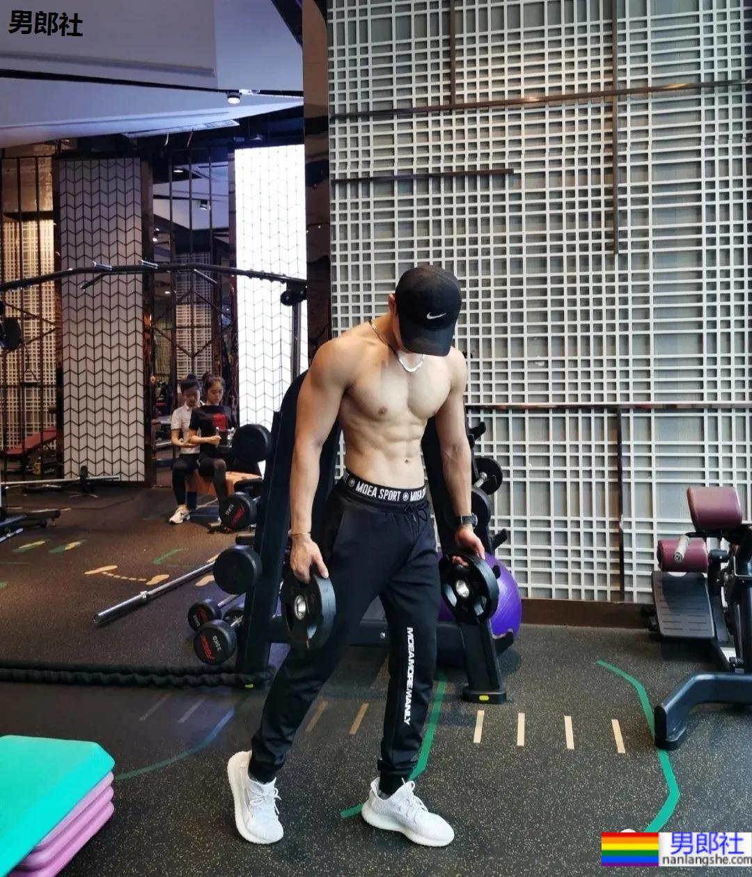 童颜肌肉+人间奶兽!这些脸和身材不搭的宝藏男孩,太有料了! - 51虹马 童颜肌肉+人间奶兽!这些脸和身材不搭的宝藏男孩,太有料了! - 51虹马