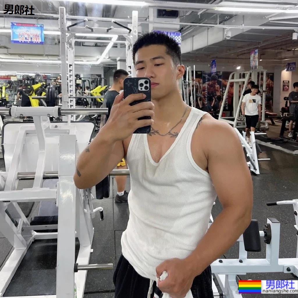 童颜肌肉+人间奶兽!这些脸和身材不搭的宝藏男孩,太有料了! - 51虹马 童颜肌肉+人间奶兽!这些脸和身材不搭的宝藏男孩,太有料了! - 51虹马