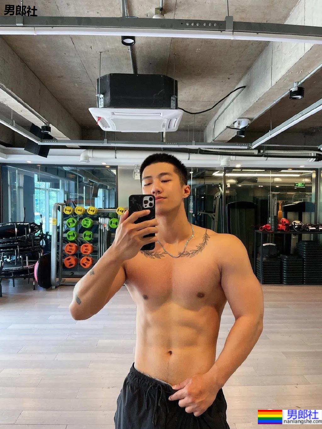 童颜肌肉+人间奶兽!这些脸和身材不搭的宝藏男孩,太有料了! - 51虹马 童颜肌肉+人间奶兽!这些脸和身材不搭的宝藏男孩,太有料了! - 51虹马