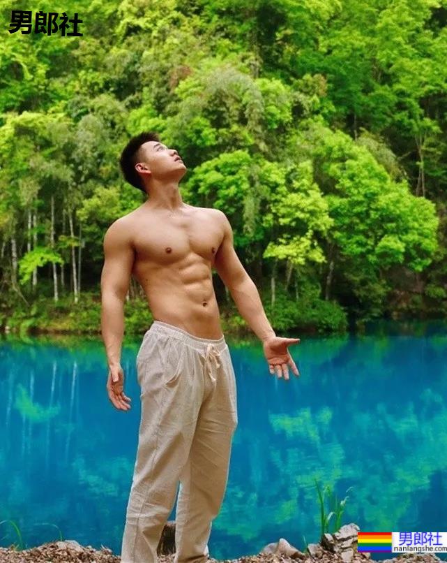 童颜肌肉+人间奶兽!这些脸和身材不搭的宝藏男孩,太有料了! - 51虹马 童颜肌肉+人间奶兽!这些脸和身材不搭的宝藏男孩,太有料了! - 51虹马