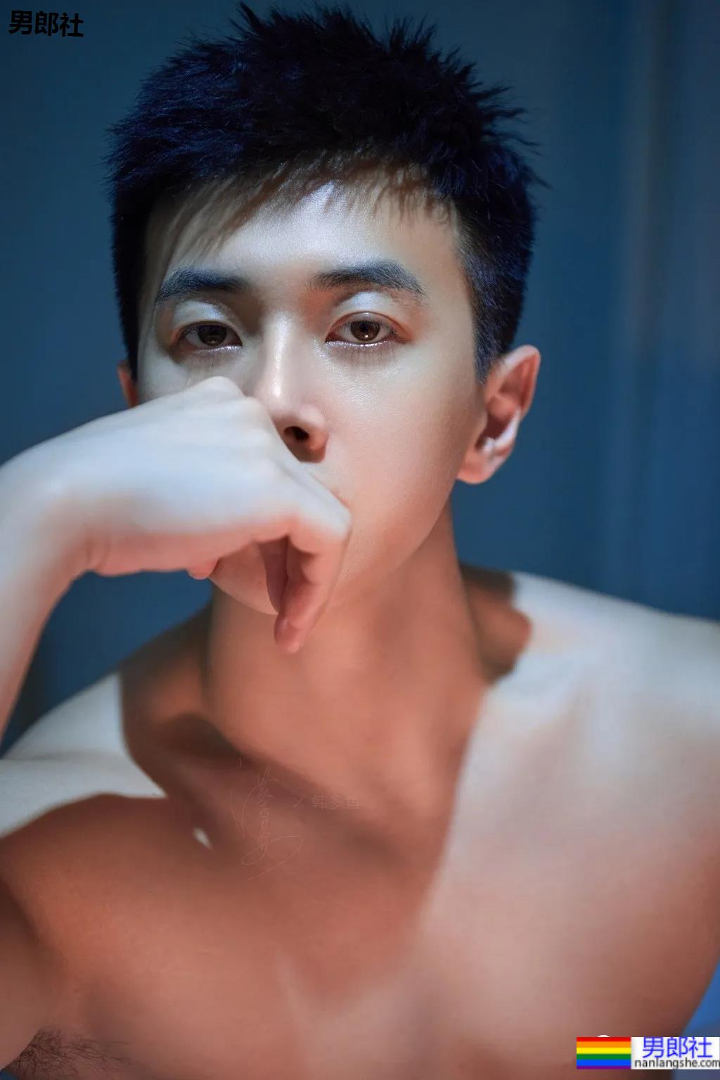 童颜肌肉+人间奶兽!这些脸和身材不搭的宝藏男孩,太有料了! - 51虹马 童颜肌肉+人间奶兽!这些脸和身材不搭的宝藏男孩,太有料了! - 51虹马