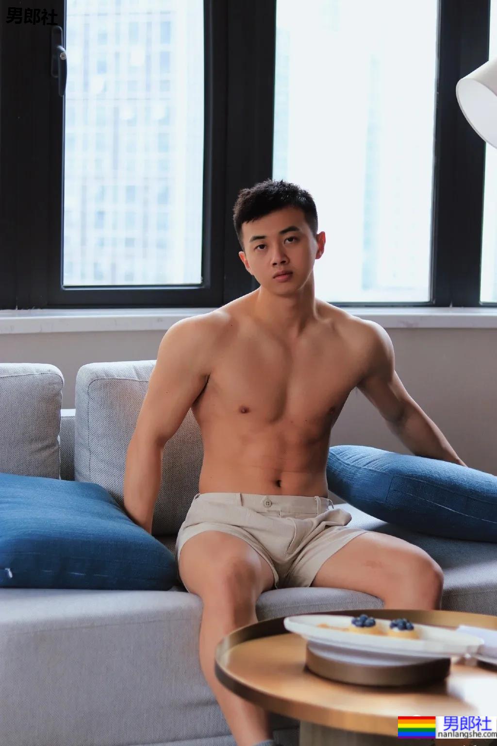 童颜肌肉+人间奶兽!这些脸和身材不搭的宝藏男孩,太有料了! - 51虹马 童颜肌肉+人间奶兽!这些脸和身材不搭的宝藏男孩,太有料了! - 51虹马