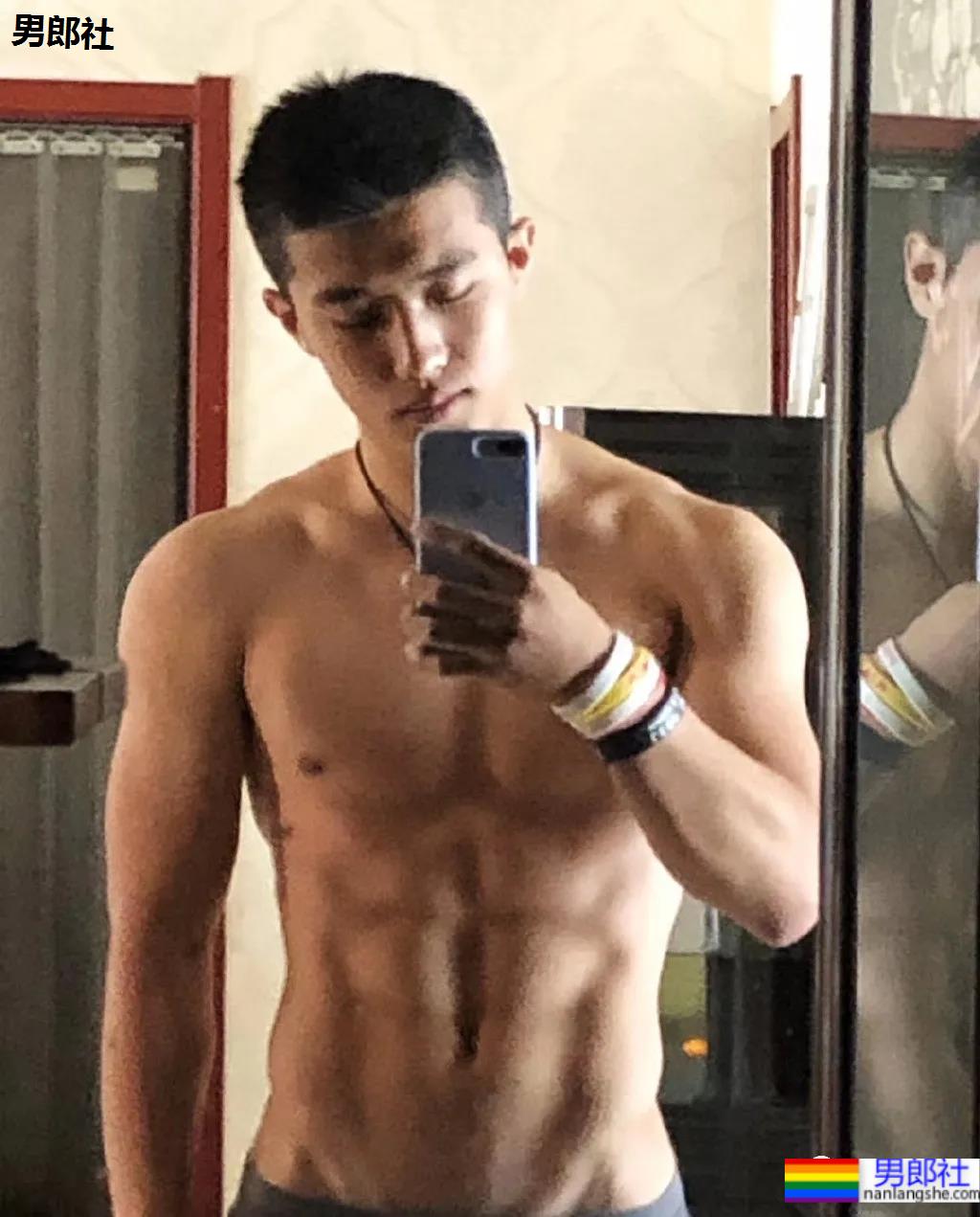 童颜肌肉+人间奶兽!这些脸和身材不搭的宝藏男孩,太有料了! - 51虹马 童颜肌肉+人间奶兽!这些脸和身材不搭的宝藏男孩,太有料了! - 51虹马