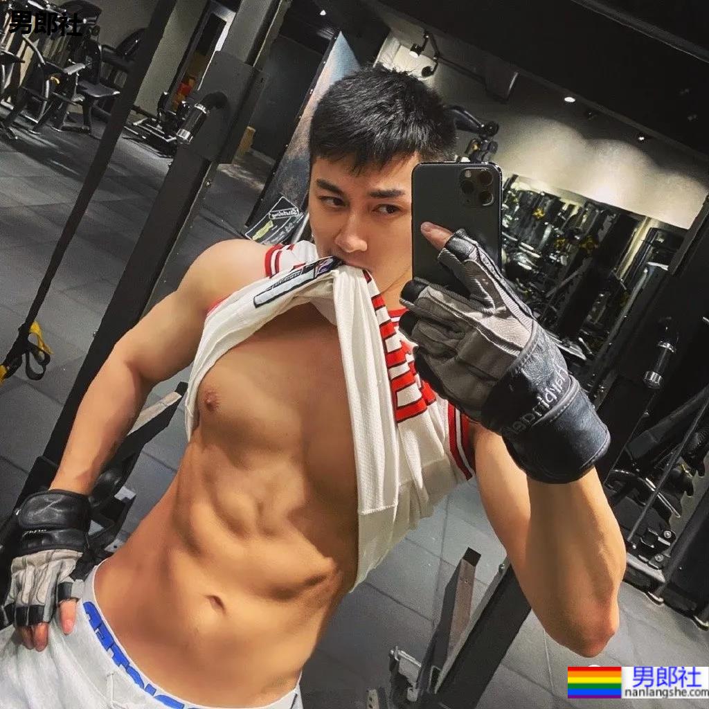 童颜肌肉+人间奶兽!这些脸和身材不搭的宝藏男孩,太有料了! - 51虹马 童颜肌肉+人间奶兽!这些脸和身材不搭的宝藏男孩,太有料了! - 51虹马