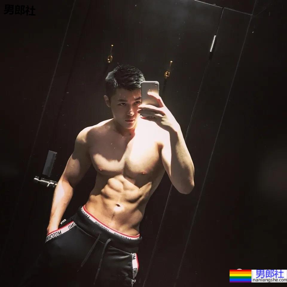 童颜肌肉+人间奶兽!这些脸和身材不搭的宝藏男孩,太有料了! - 51虹马 童颜肌肉+人间奶兽!这些脸和身材不搭的宝藏男孩,太有料了! - 51虹马