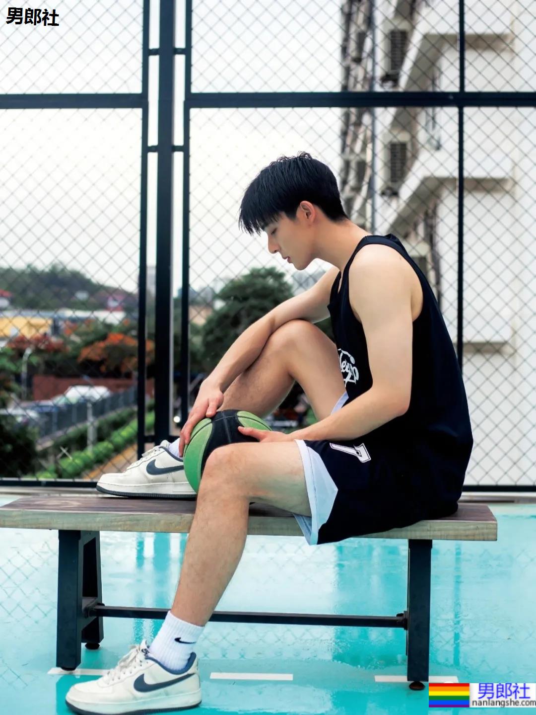 99年校草级篮球小哥的腹肌,爱了爱了! - 51虹马 99年校草级篮球小哥的腹肌,爱了爱了! - 51虹马