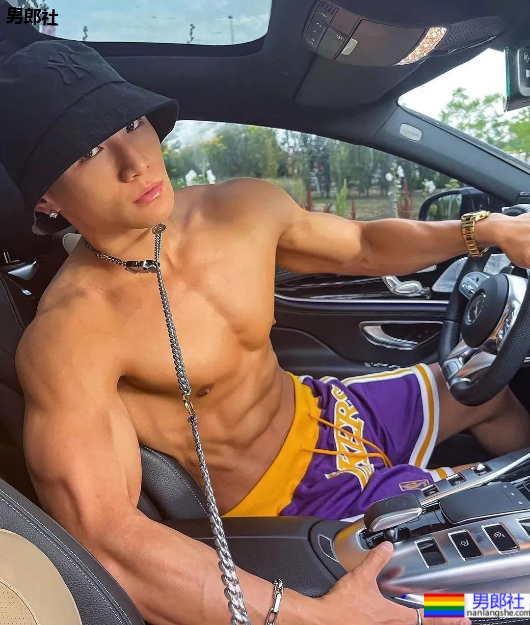 3枚痞帅小狼狗,你pick哪位? - 51虹马 3枚痞帅小狼狗,你pick哪位? - 51虹马