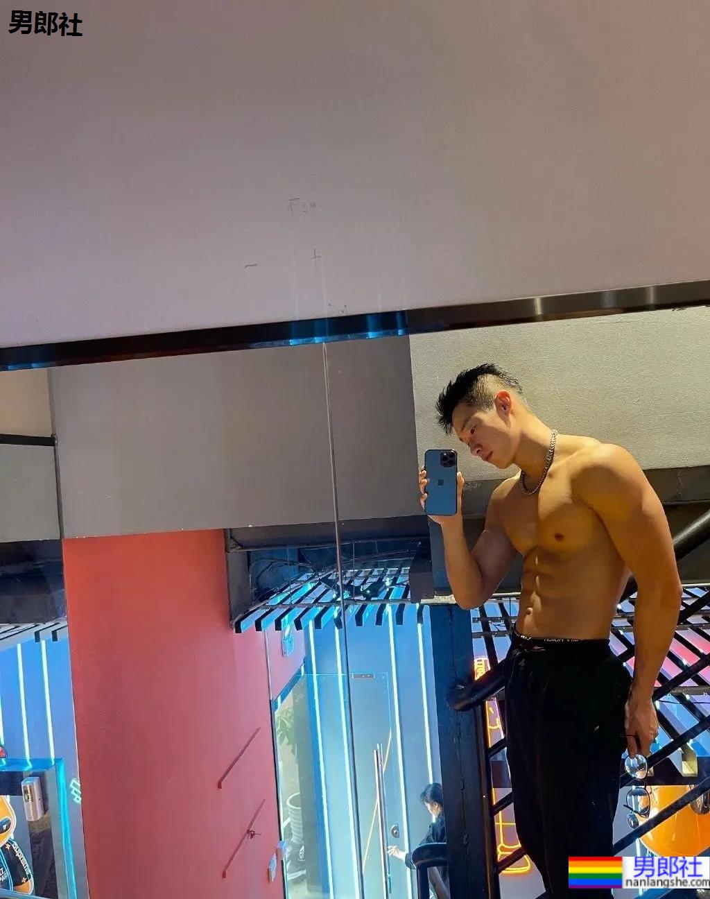 3枚痞帅小狼狗,你pick哪位? - 51虹马 3枚痞帅小狼狗,你pick哪位? - 51虹马