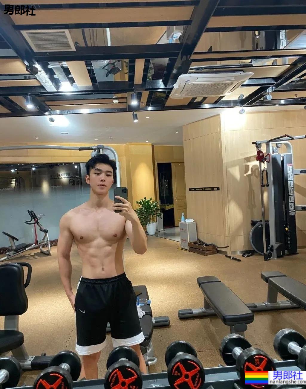 3枚痞帅小狼狗,你pick哪位? - 51虹马 3枚痞帅小狼狗,你pick哪位? - 51虹马