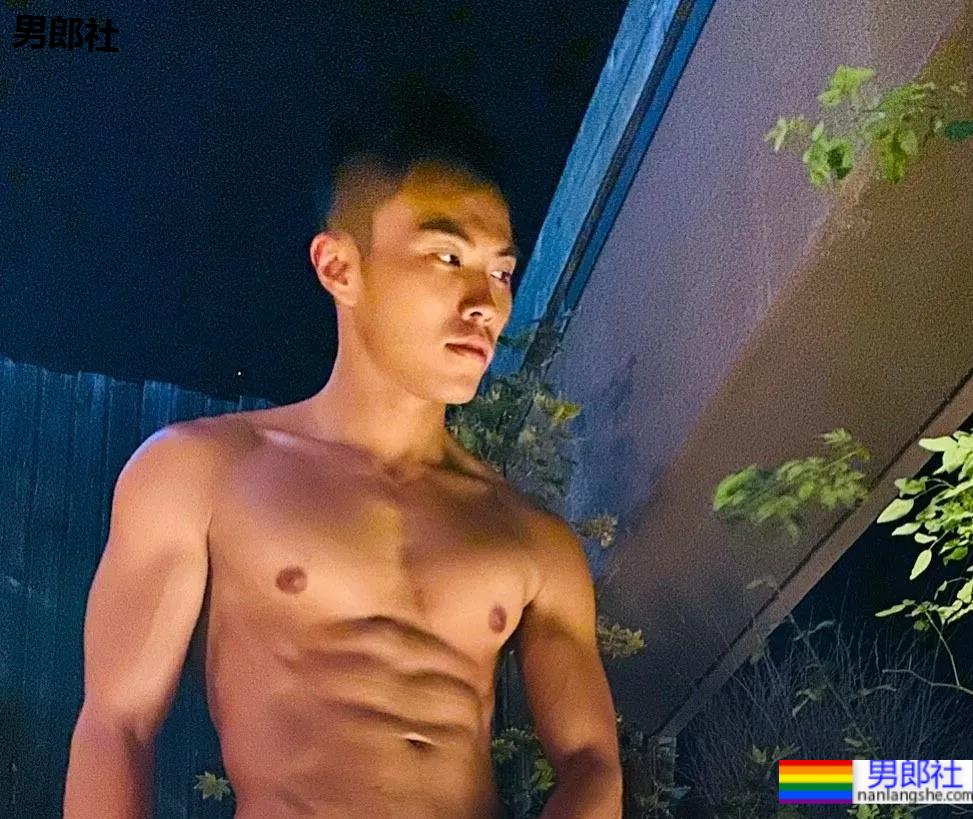 专访肌肉牙医：十年前的小胖子，如今逆袭成网红 - 51虹马