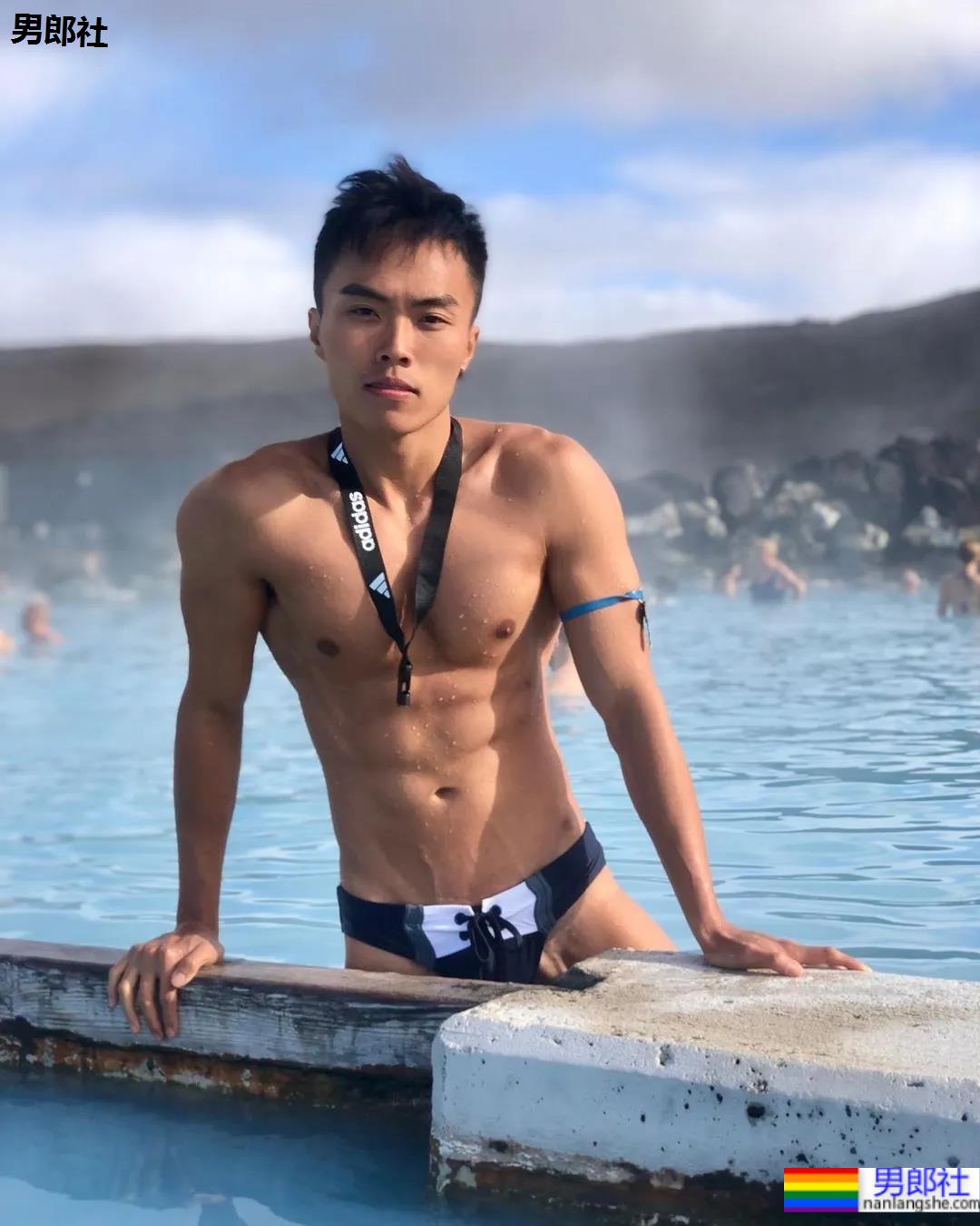 专访肌肉牙医：十年前的小胖子，如今逆袭成网红 - 51虹马