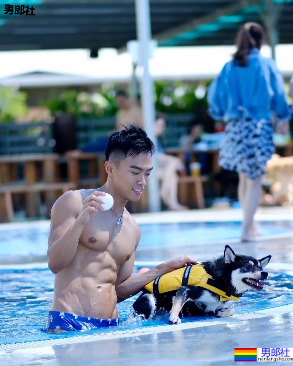 专访肌肉牙医：十年前的小胖子，如今逆袭成网红 - 51虹马