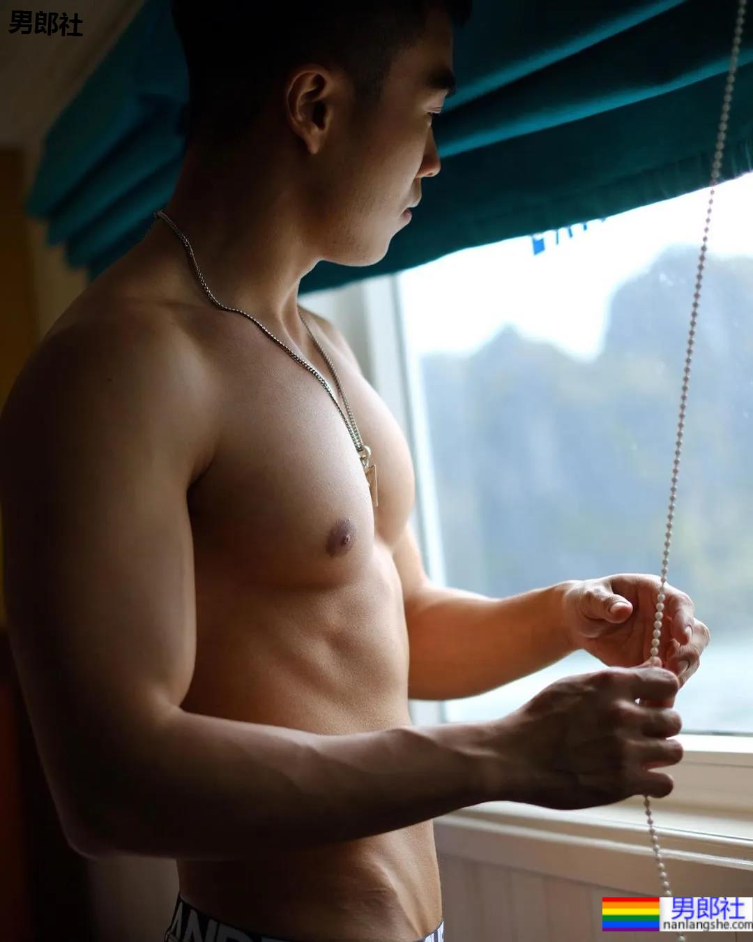 专访肌肉牙医：十年前的小胖子，如今逆袭成网红 - 51虹马