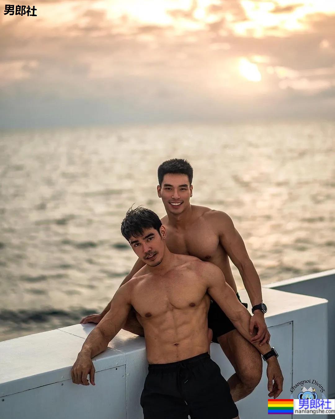 这位肌肉医生，穿泳裤真的是太性感了 - 51虹马