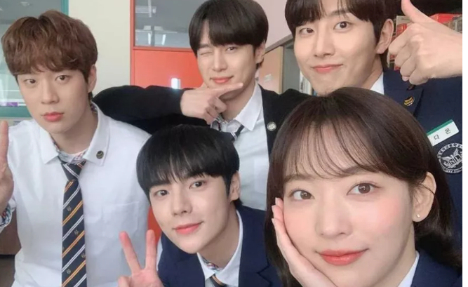 敢抢我老攻，走着瞧！最新韩腐，了解一下。 - 51虹马