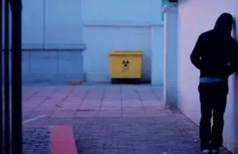 大学生因艾滋病去世,父亲想为他守墓,痛哭我怕他太孤独 - 51虹马 大学生因艾滋病去世,父亲想为他守墓,痛哭我怕他太孤独 - 51虹马