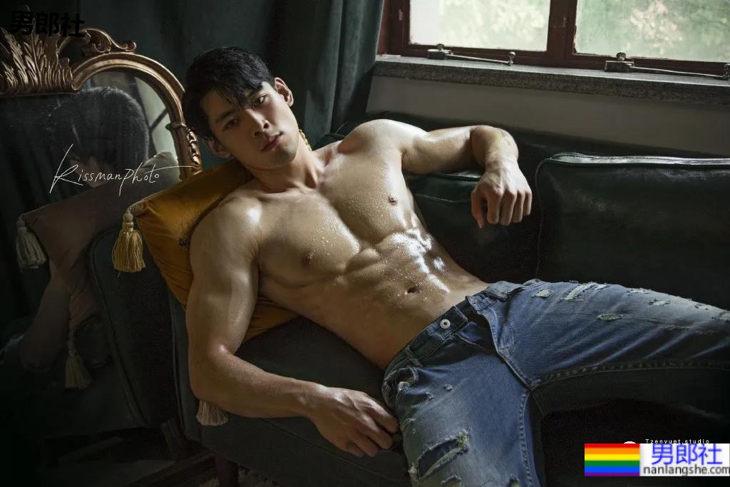 专访摄影师kissman：体育生宿舍大片原来是这么拍的！ - 51虹马