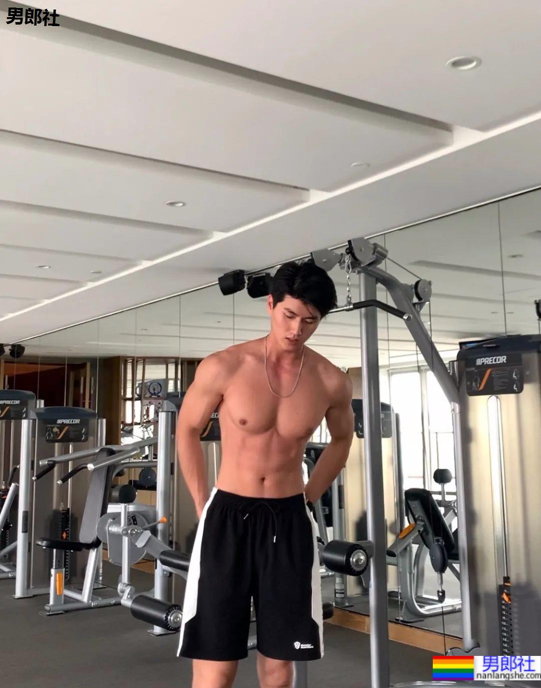 运动型小哥哥，爱不爱？ - 51虹马