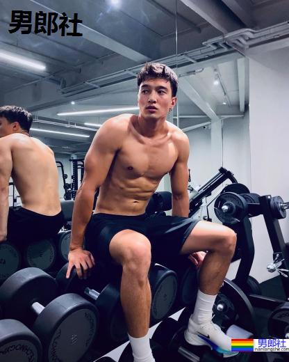 霸气神情锁定你!英泰运动鲜肉镇住你的心:Liam J. Ward - 51虹马 霸气神情锁定你!英泰运动鲜肉镇住你的心:Liam J. Ward - 51虹马