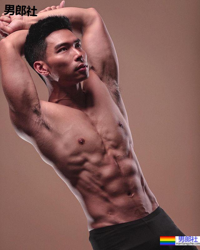 英俊与才智兼具！致力于研究爱滋的泰国性感肌肉医生：Tanat Chinbunchorn - 51虹马