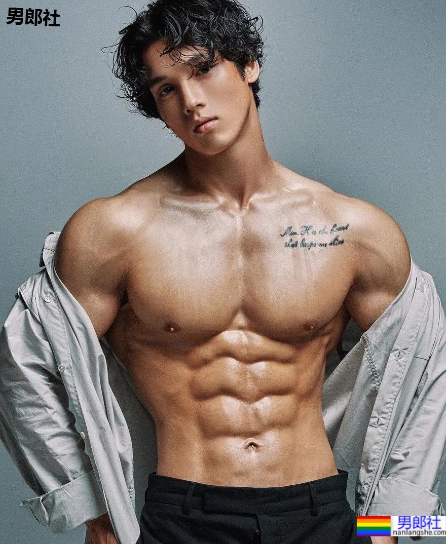 天啦!肌肉男菩萨火了,网友们都炸开锅了! - 51虹马 天啦!肌肉男菩萨火了,网友们都炸开锅了! - 51虹马