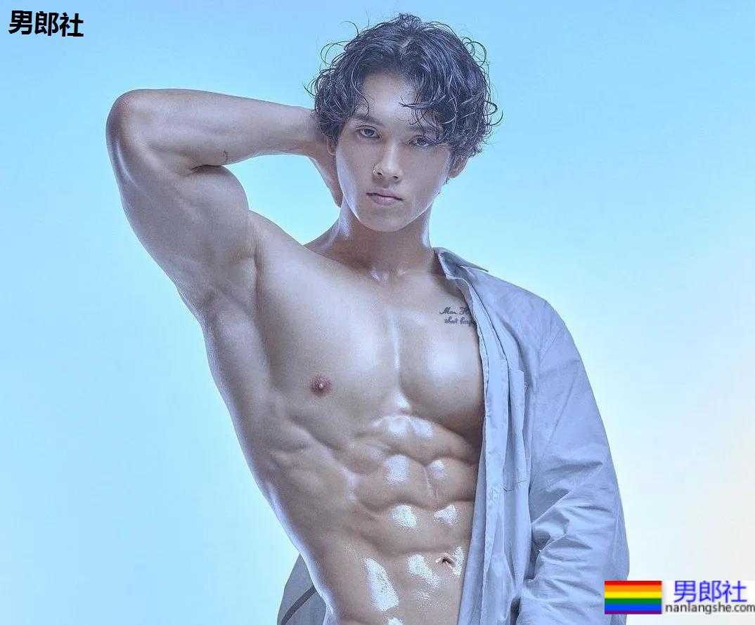 天啦!肌肉男菩萨火了,网友们都炸开锅了! - 51虹马 天啦!肌肉男菩萨火了,网友们都炸开锅了! - 51虹马