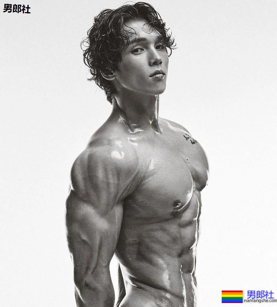 天啦!肌肉男菩萨火了,网友们都炸开锅了! - 51虹马 天啦!肌肉男菩萨火了,网友们都炸开锅了! - 51虹马