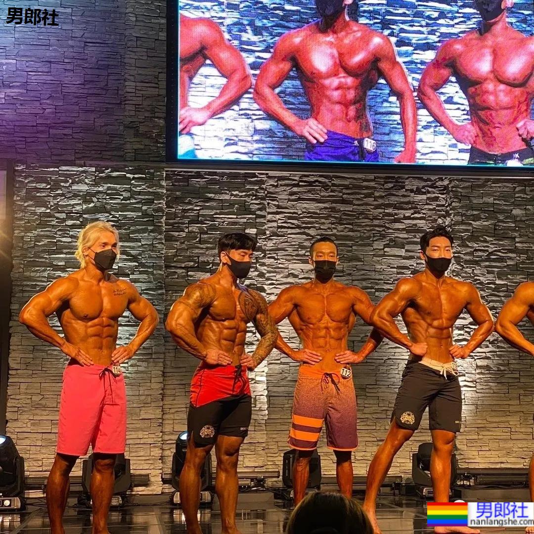 天啦!肌肉男菩萨火了,网友们都炸开锅了! - 51虹马 天啦!肌肉男菩萨火了,网友们都炸开锅了! - 51虹马