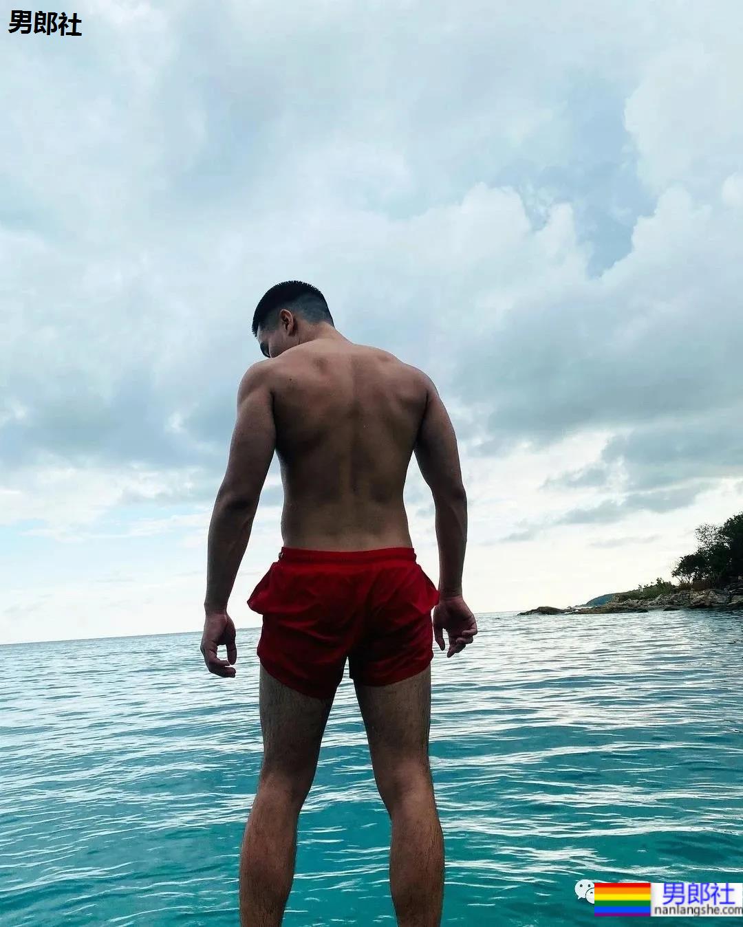 泰国医生帅哥不仅炼出了完美肌肉身材，而且还有肌肉男友 - 51虹马