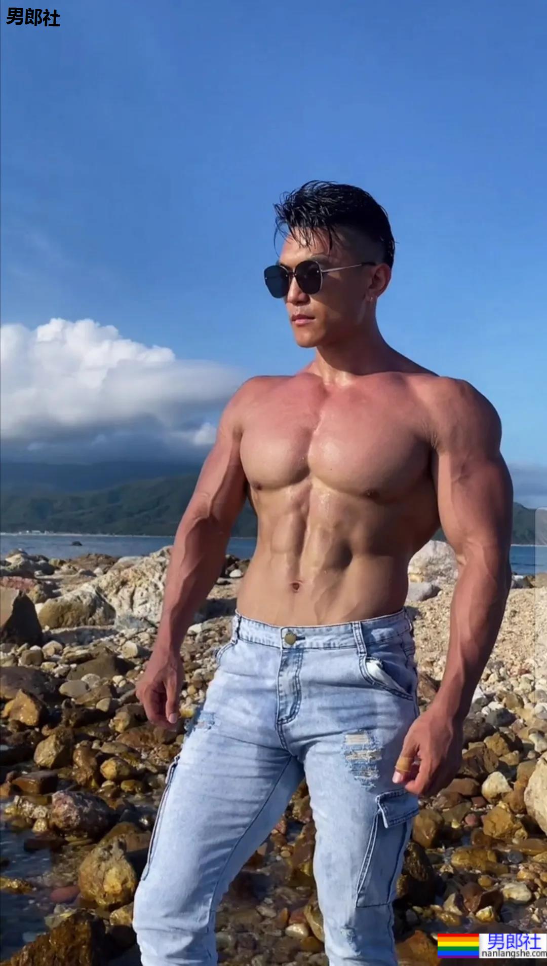 被误认为是肌肉快车司机,他的真实身份吓傻网友 - 51虹马 被误认为是肌肉快车司机,他的真实身份吓傻网友 - 51虹马