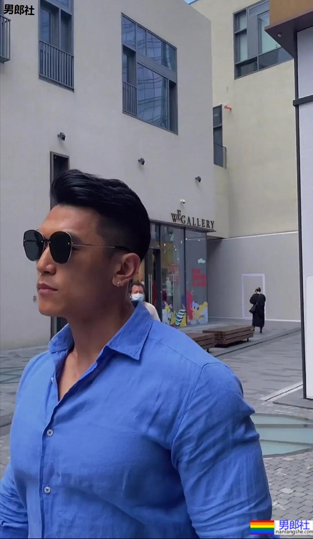 被误认为是肌肉快车司机,他的真实身份吓傻网友 - 51虹马 被误认为是肌肉快车司机,他的真实身份吓傻网友 - 51虹马