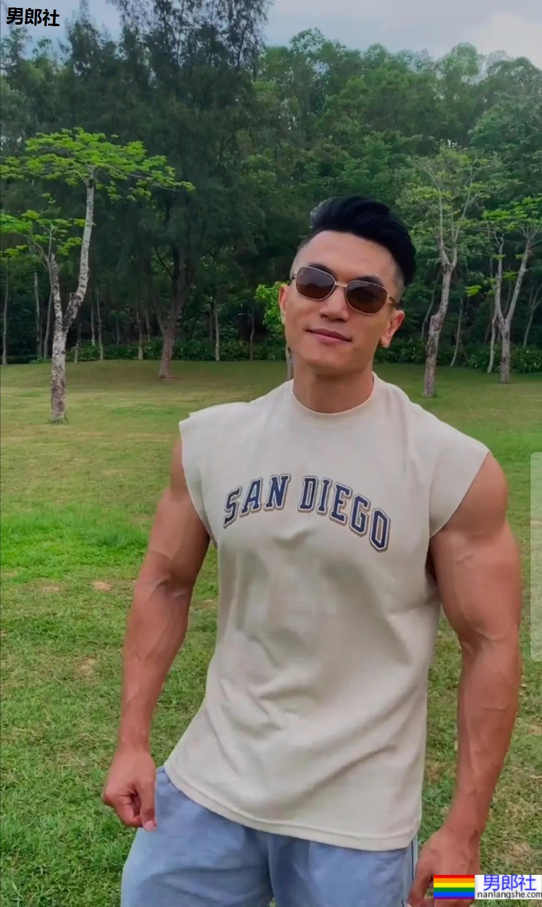 被误认为是肌肉快车司机,他的真实身份吓傻网友 - 51虹马 被误认为是肌肉快车司机,他的真实身份吓傻网友 - 51虹马