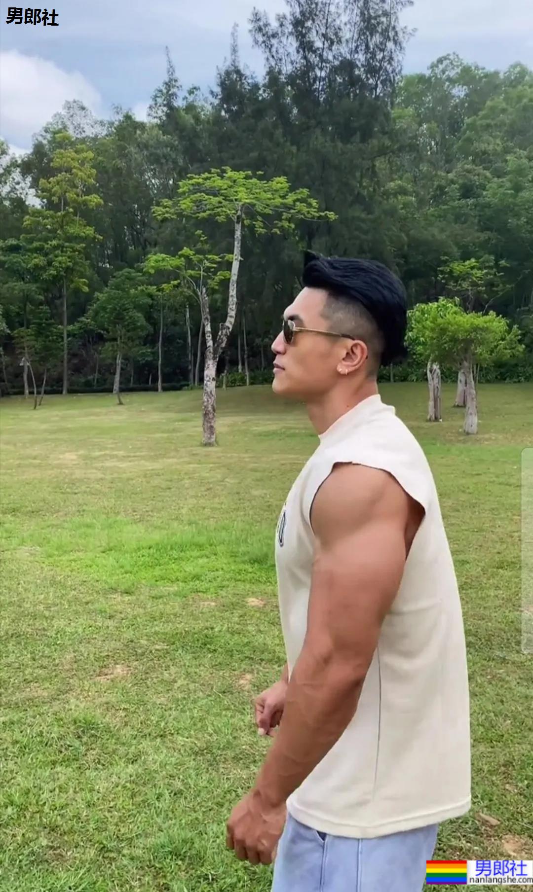 被误认为是肌肉快车司机,他的真实身份吓傻网友 - 51虹马 被误认为是肌肉快车司机,他的真实身份吓傻网友 - 51虹马