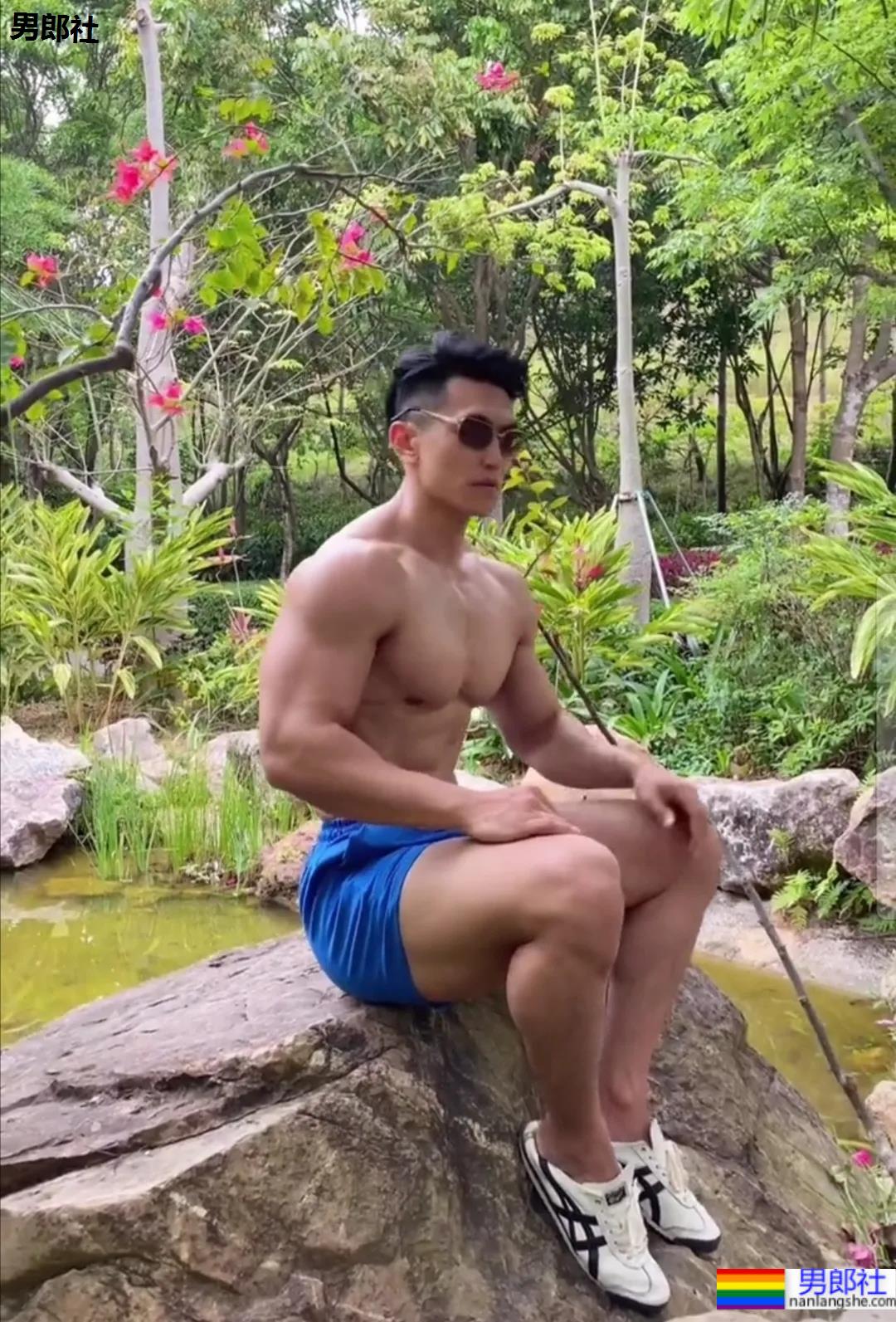 被误认为是肌肉快车司机,他的真实身份吓傻网友 - 51虹马 被误认为是肌肉快车司机,他的真实身份吓傻网友 - 51虹马