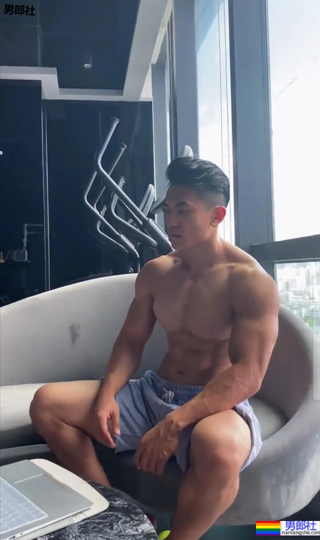 被误认为是肌肉快车司机,他的真实身份吓傻网友 - 51虹马 被误认为是肌肉快车司机,他的真实身份吓傻网友 - 51虹马