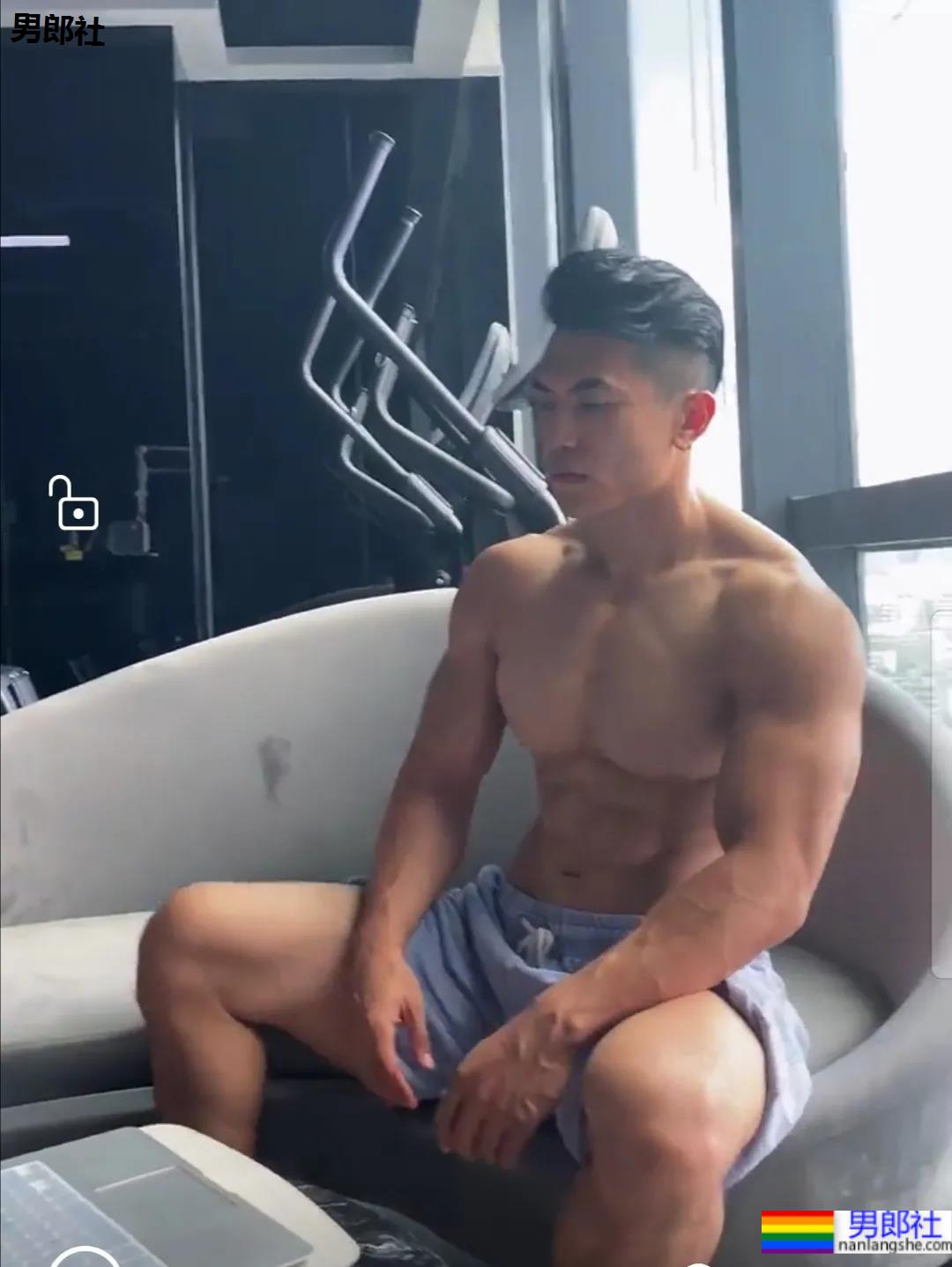 被误认为是肌肉快车司机,他的真实身份吓傻网友 - 51虹马 被误认为是肌肉快车司机,他的真实身份吓傻网友 - 51虹马