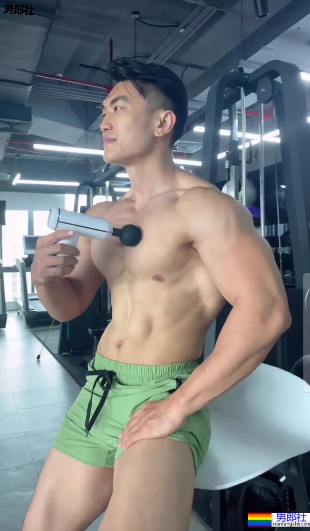 被误认为是肌肉快车司机,他的真实身份吓傻网友 - 51虹马 被误认为是肌肉快车司机,他的真实身份吓傻网友 - 51虹马