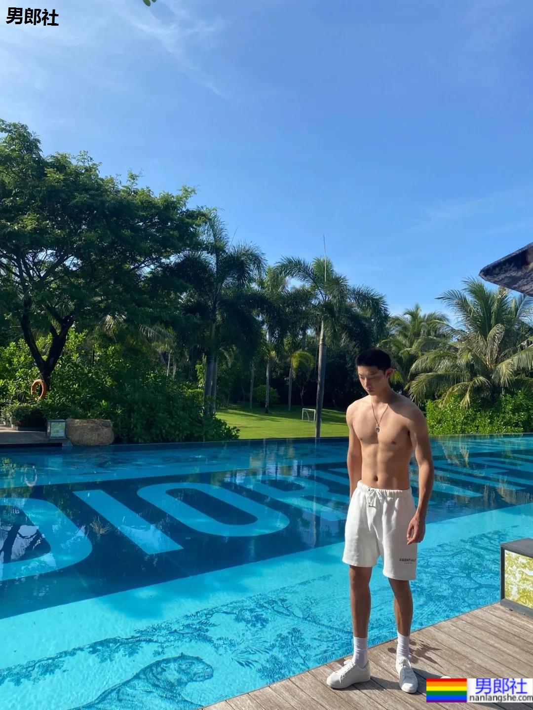 193CM大长腿泳池寸头肌肉小哥,是夏天的味道! - 51虹马 193CM大长腿泳池寸头肌肉小哥,是夏天的味道! - 51虹马