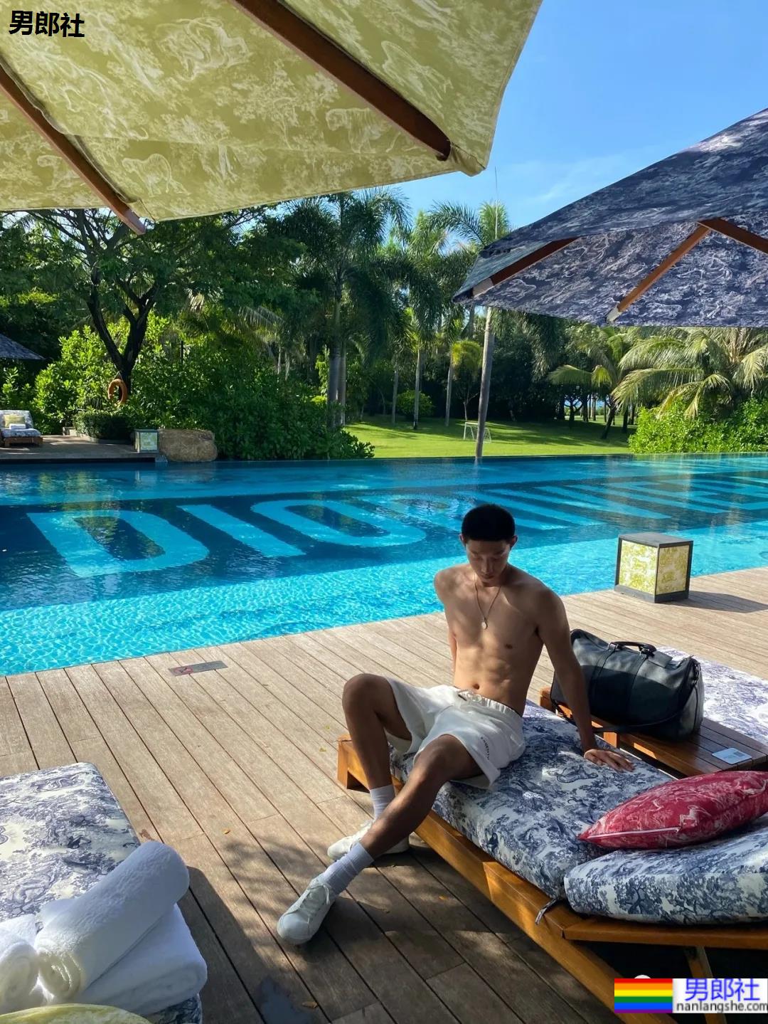 193CM大长腿泳池寸头肌肉小哥,是夏天的味道! - 51虹马 193CM大长腿泳池寸头肌肉小哥,是夏天的味道! - 51虹马