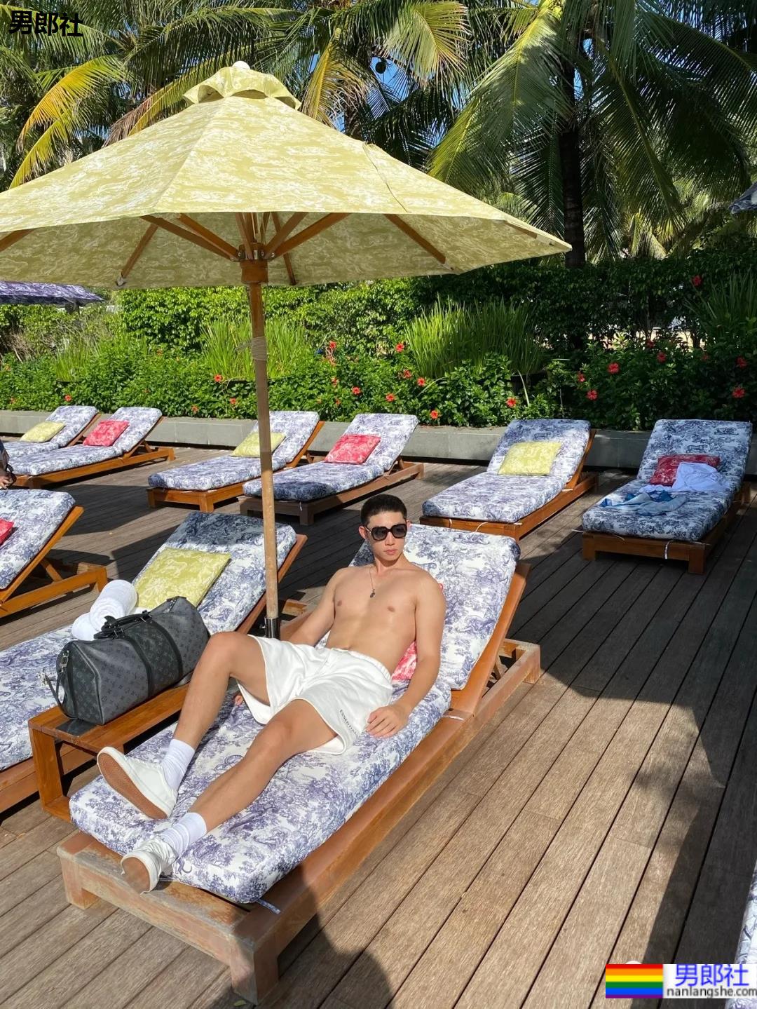 193CM大长腿泳池寸头肌肉小哥,是夏天的味道! - 51虹马 193CM大长腿泳池寸头肌肉小哥,是夏天的味道! - 51虹马