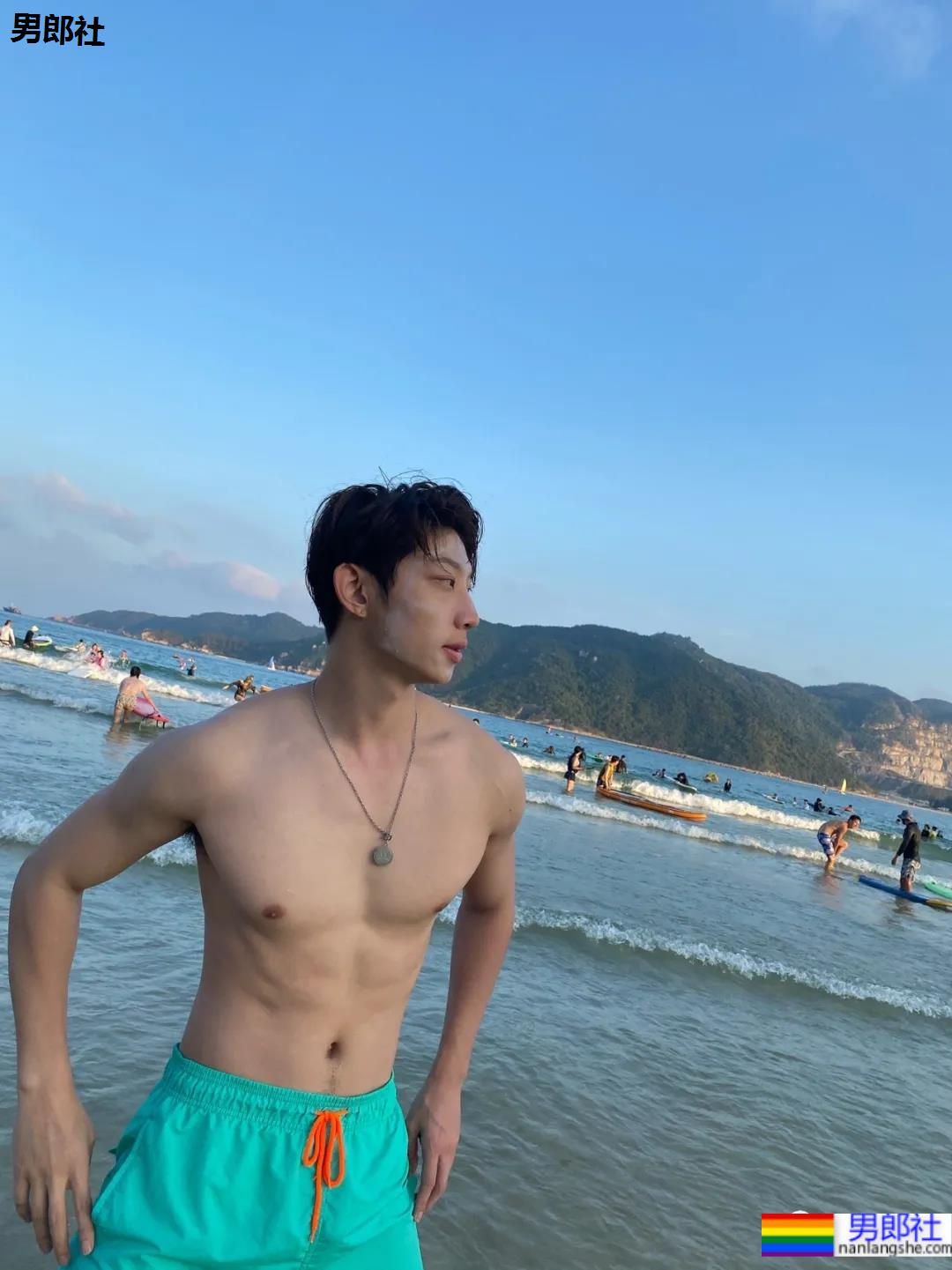 193CM大长腿泳池寸头肌肉小哥,是夏天的味道! - 51虹马 193CM大长腿泳池寸头肌肉小哥,是夏天的味道! - 51虹马