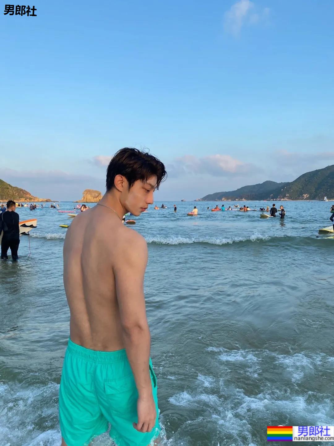 193CM大长腿泳池寸头肌肉小哥,是夏天的味道! - 51虹马 193CM大长腿泳池寸头肌肉小哥,是夏天的味道! - 51虹马