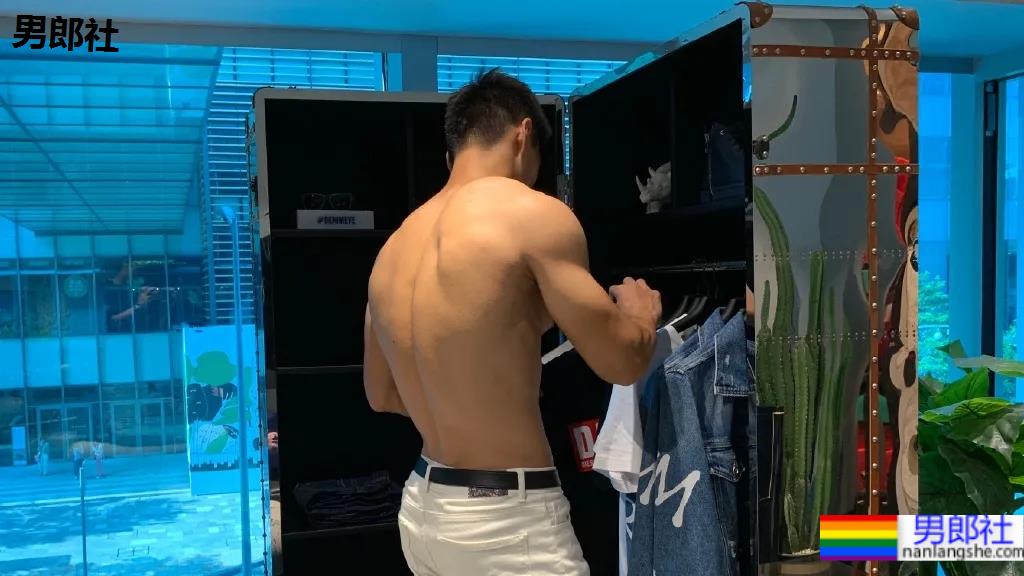 肌肉Boy每一个瞬间都可以当做摄影大片 - 51虹马