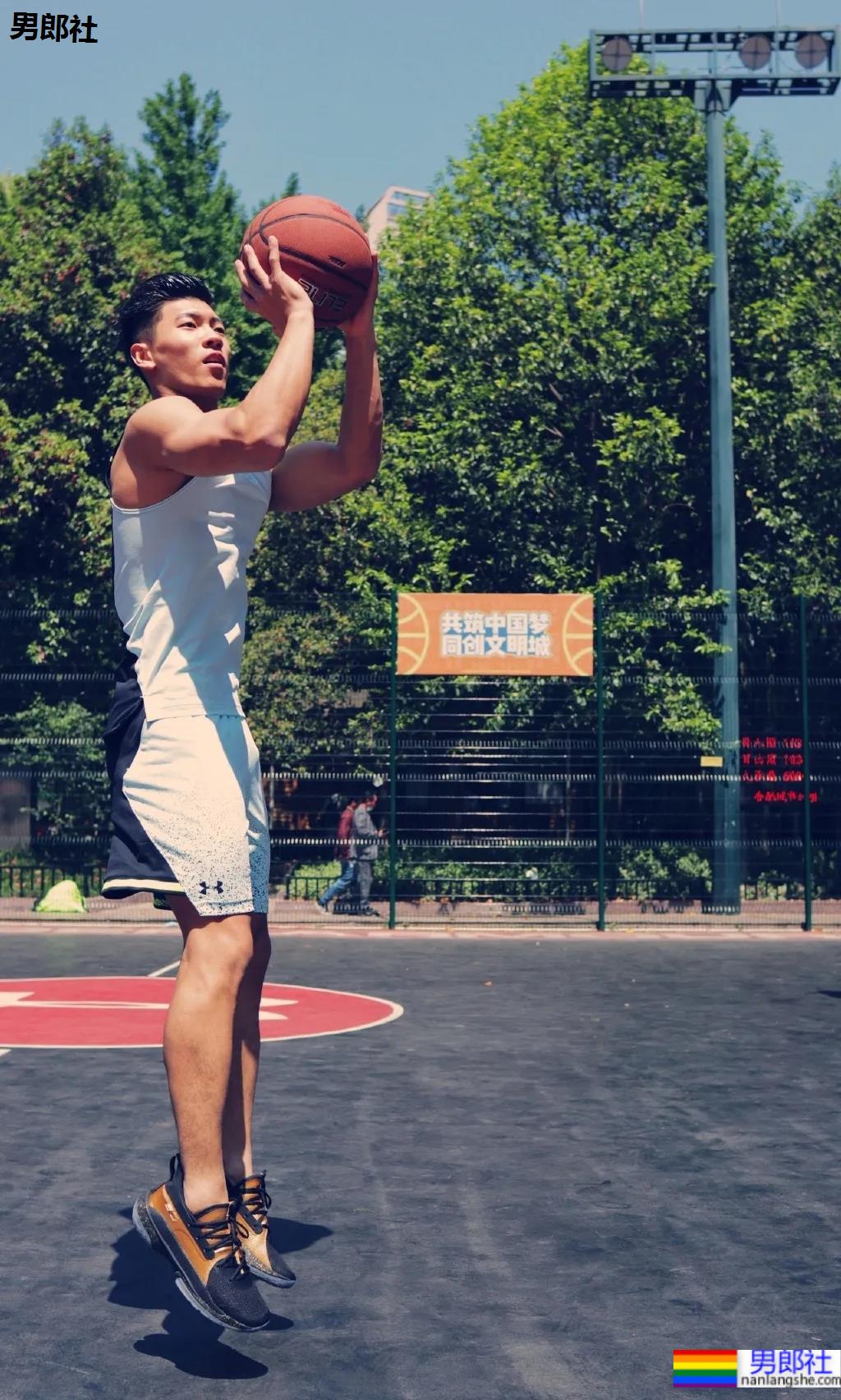 肌肉Boy每一个瞬间都可以当做摄影大片 - 51虹马