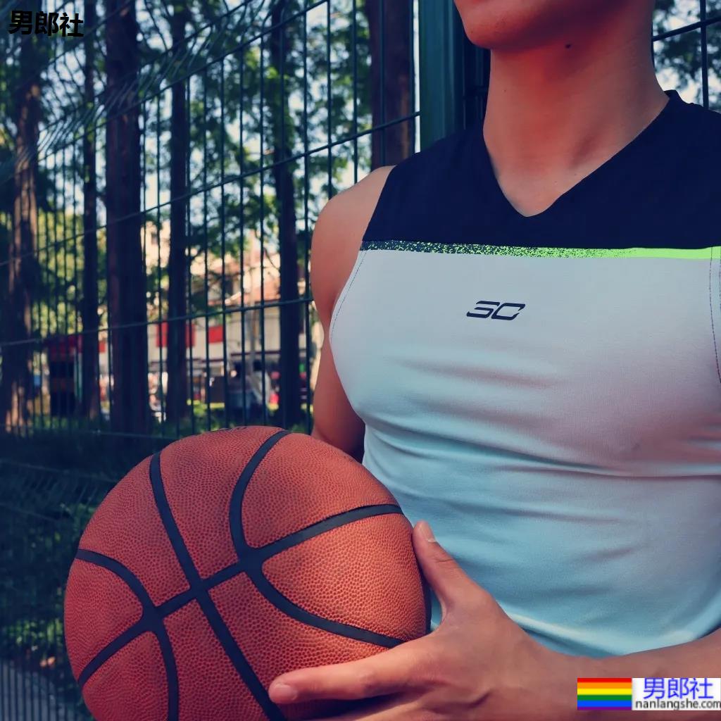 肌肉Boy每一个瞬间都可以当做摄影大片 - 51虹马