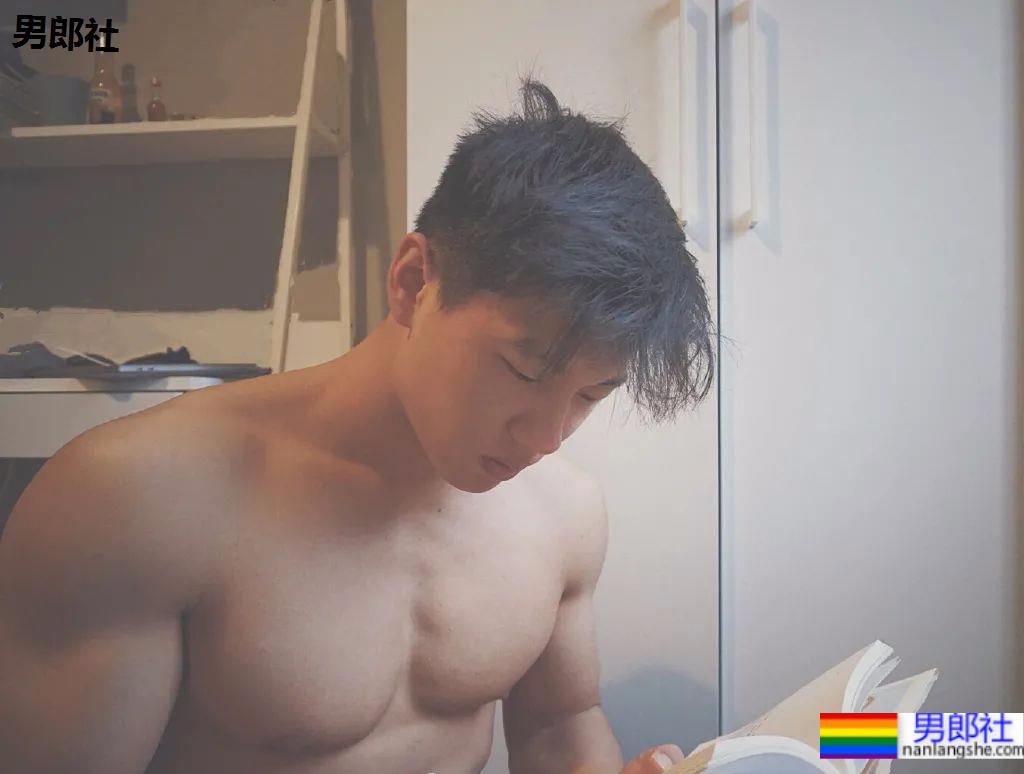 肌肉Boy每一个瞬间都可以当做摄影大片 - 51虹马