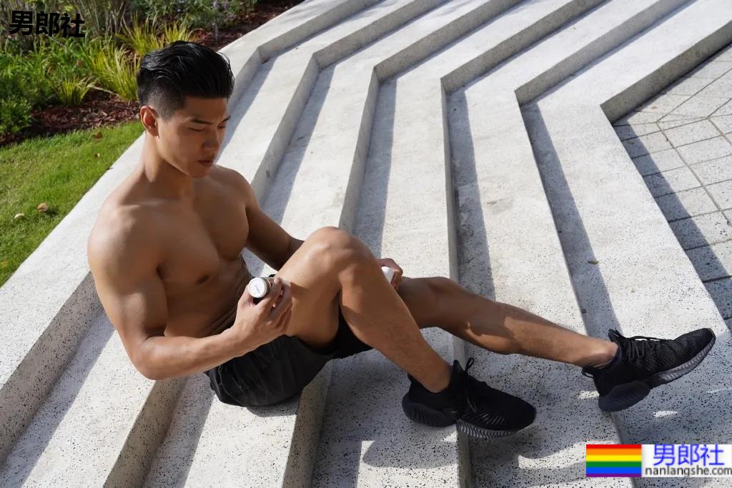 肌肉Boy每一个瞬间都可以当做摄影大片 - 51虹马