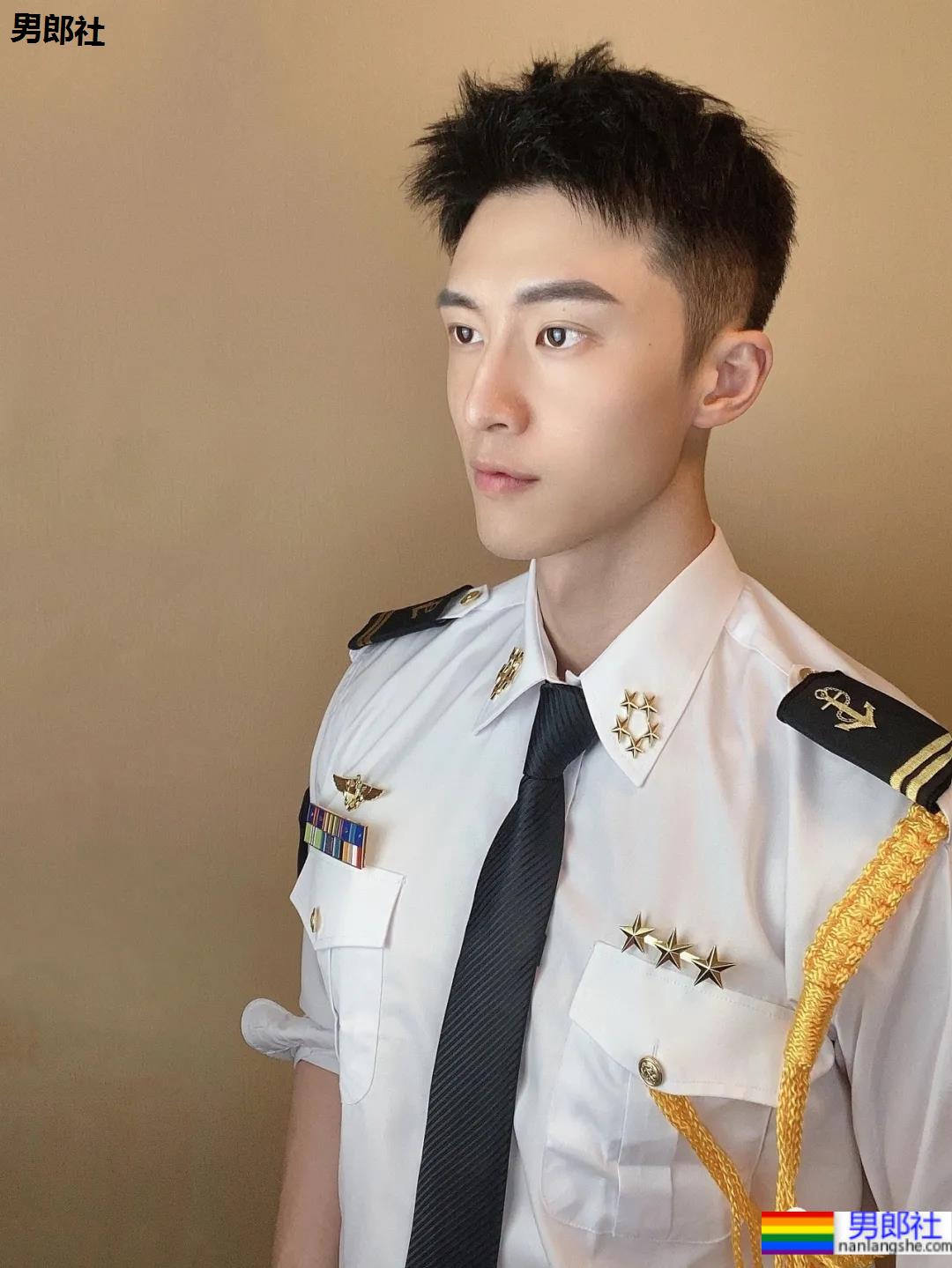 制服男生yyds!中了189CM大长腿正装男模的毒! - 51虹马 制服男生yyds!中了189CM大长腿正装男模的毒! - 51虹马