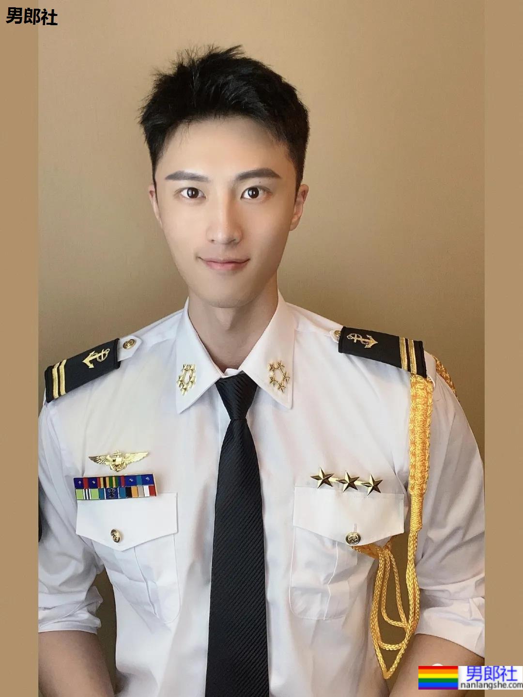 制服男生yyds!中了189CM大长腿正装男模的毒! - 51虹马 制服男生yyds!中了189CM大长腿正装男模的毒! - 51虹马